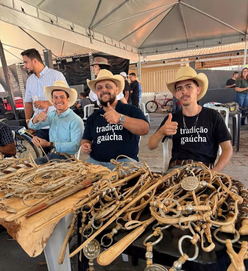 Equipe Tradição Gaúcha em exposição campeira